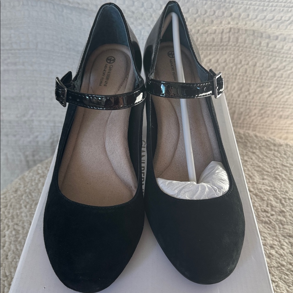 NIB! Giani Bernini Black Patent Mary Jane Suede and Leather Heels - Picture 2 of 6